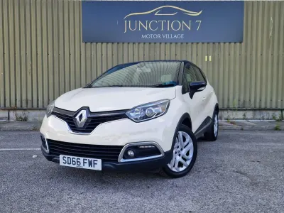 Used Renault Captur Dynamique 90 HP (66 kW) 2016 Cream/black SUV