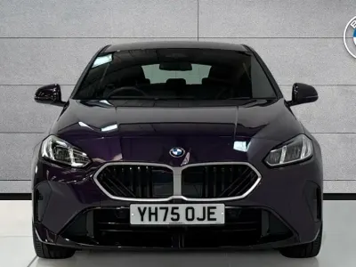 Begagnad BMW 120 M Sport 2025 Lila Halvkombi