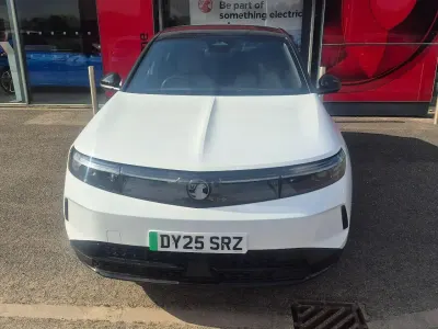 Second-hand Vauxhall Grandland 154 kW (210 CP) 2025 Alb SUV