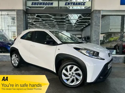 Used Toyota Aygo X PURE 72 HP (52 kW) 2023 White SUV