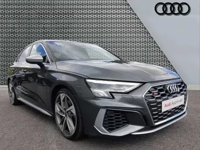 Usado Audi A3 Comfort 306 HP (225 kW) 2022 Cinzento Sedan