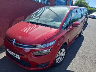 Used Citroën Grand C4 Picasso VTR Sport 100 HP (73 kW) 2016 Red MPV