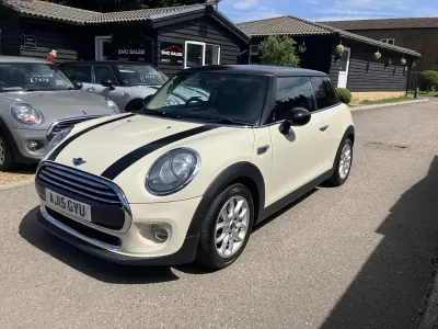 Used Mini Cooper Hatch 136 HP (100 kW) 2015 White Hatchback