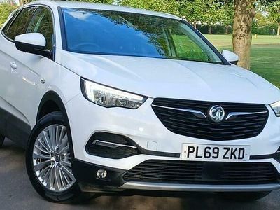 Used Vauxhall Grandland X Business Edition 130 HP (95 kW) 2019 White SUV