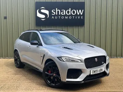 Käytetty Jaguar F-Pace SVR 550 HP (404 kW) 2019 Hopea Katumaasturi