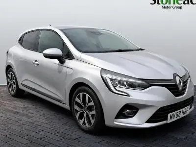 Used Renault Clio Iconic 101 HP (74 kW) 2019 Silver Hatchback