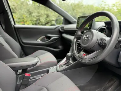 Used Toyota Yaris Sport 114 HP (83 kW) 2023 White Hatchback