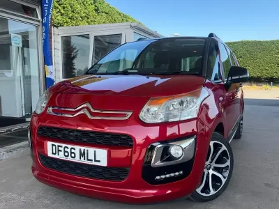 Used Citroën C3 Picasso Platinum 100 HP (73 kW) 2016 Ruby red MPV