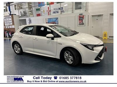 White Used 2021 Toyota Corolla Hatchback | £11,878 (Fair price)