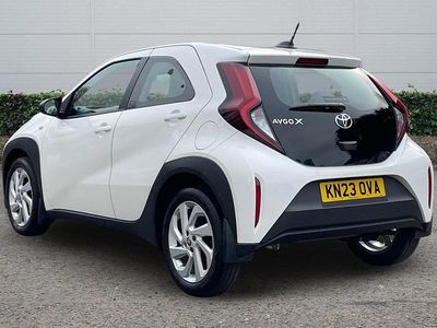 Used Toyota Aygo X PURE 72 HP (52 kW) 2023 White SUV