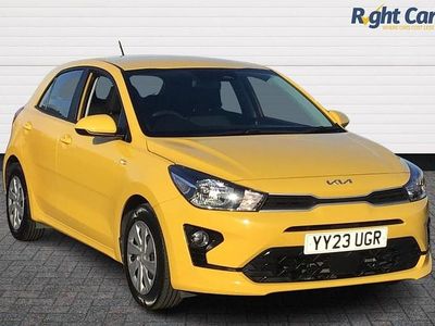 Used Kia Rio 83 HP (61 kW) 2023 Yellow Hatchback