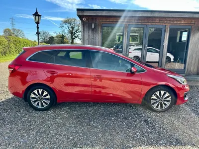 Used Kia Ceed Sportswagon 120 HP (88 kW) 2016 Red Estate
