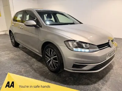Begagnad VW Golf VII SE 125 HK (91 kW) 2017 Silver Halvkombi