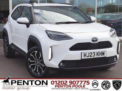 Used Toyota Yaris Hybrid Design 2023 White Hatchback