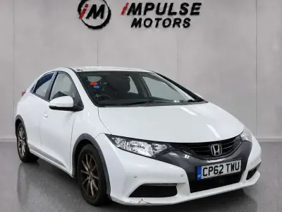 Used Honda Civic SE 2013 White Hatchback