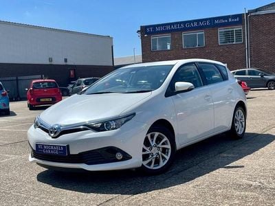 Toyota Auris Hybrid