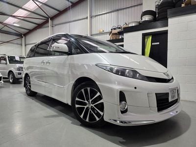 Used Toyota Estima 170 HP (125 kW) 2013 White MPV