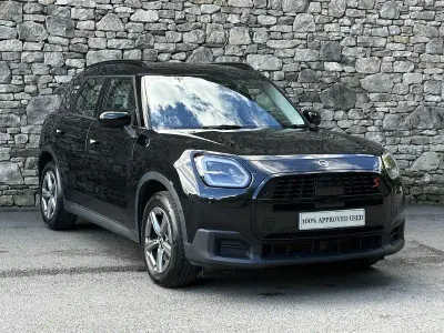 Używany Mini Countryman Classic 215 KM (158 kW) 2024 Czarny SUV