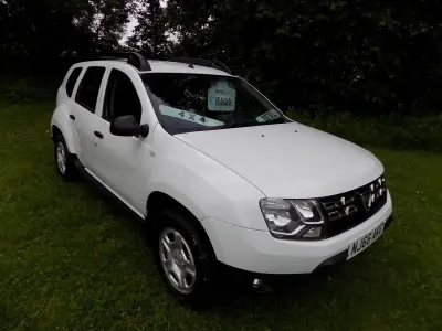 Used Dacia Duster Ambiance 110 HP (80 kW) 2016 White SUV