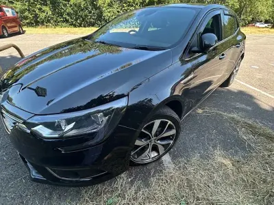 Used Renault Mégane IV Dynamique 131 HP (96 kW) 2016 Black Hatchback