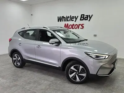Usado MG ZS Trophy 130 kW (177 CV) 2022 Plateado Berlina