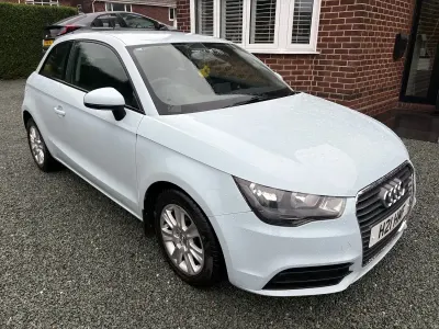 Used Audi A1 Comfort 86 HP (63 kW) 2011 Blue Hatchback