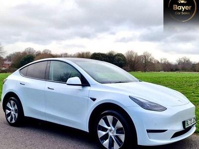 White Used 2022 Tesla Model Y Long Range AWD SUV | £19,785 (Fair price)