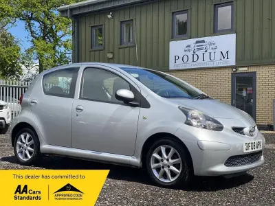 Used Toyota Aygo Platinum 67 HP (49 kW) 2008 Silver Hatchback