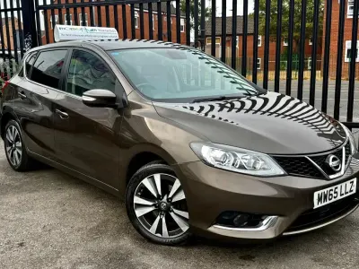 Used Nissan Pulsar Tekna 115 HP (84 kW) 2015 Beige Hatchback