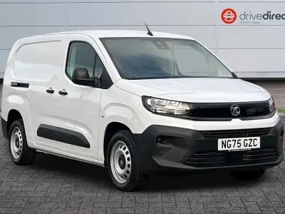 Nouă Vauxhall Combo 100 CP (73 kW) 2025 Alb Monovolum