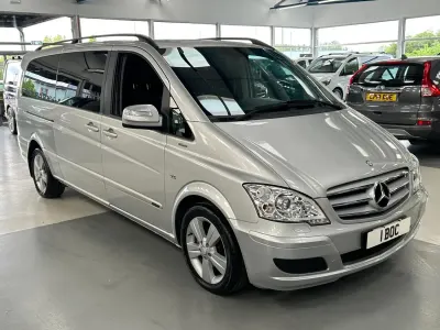 Usado Mercedes Viano 224 HP (164 kW) 2015 Prateado Monovolume