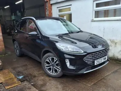 Begagnad Ford Kuga Titanium 150 HK (110 kW) 2023 Svart SUV