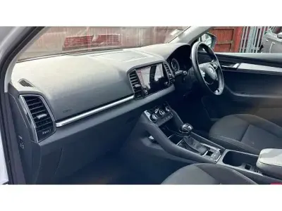 Used Skoda Karoq SE Drive 150 HP (110 kW) 2022 White SUV