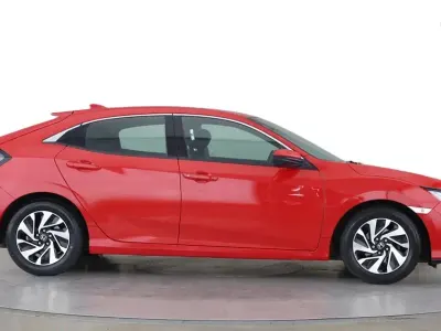 Used Honda Civic SE 2018 Red Hatchback