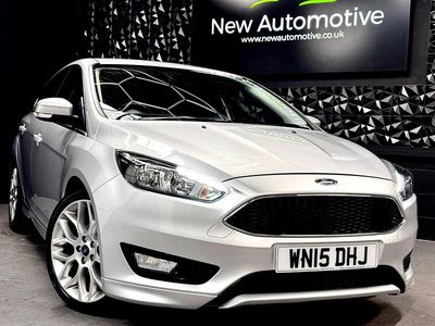 Used Ford Focus Zetec 125 HP (91 kW) 2015 Silver Hatchback