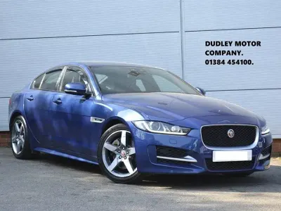 Usado Jaguar XE R-Sport 240 HP (176 kW) 2016 Azul Sedan