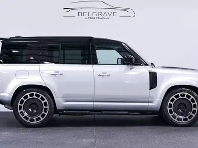 Używany Land Rover Defender S 250 KM (183 kW) 2022 Srebrny SUV