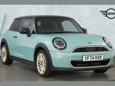 Used Mini Cooper Hatch 154 HP (113 kW) 2024 Green Hatchback