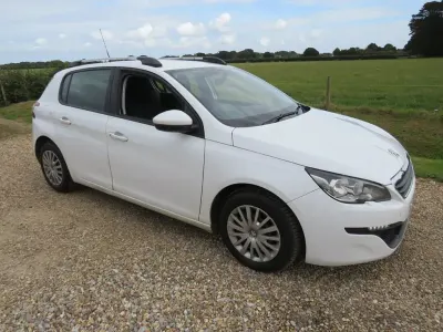 Second-hand Peugeot 308 Access 100 CP (73 kW) 2017 Alb Hatchback