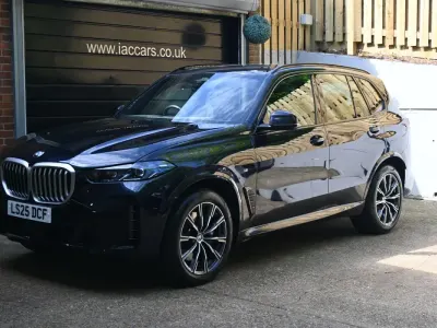 Używany BMW X5 M Sport 347 KM (255 kW) 2025 Czarny SUV
