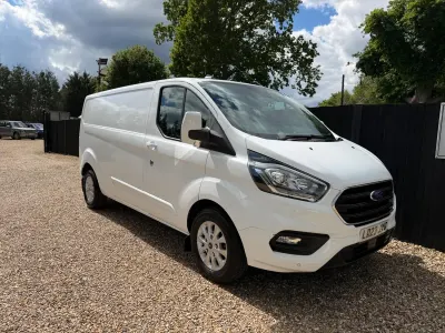Used Ford Transit Custom Limited 130 HP (95 kW) 2023 White Van