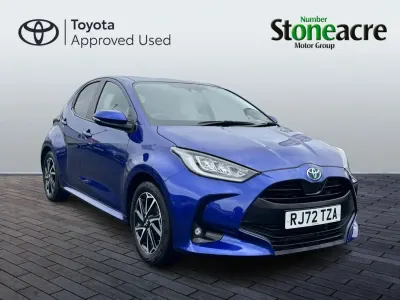 Second-hand Toyota Yaris Hybrid Design 116 CP (85 kW) 2022 Albastru Hatchback