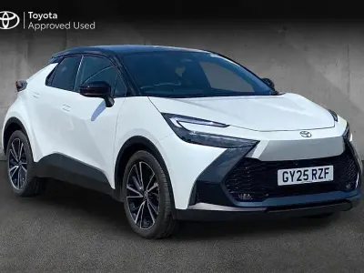 Used Toyota C-HR 138 HP (101 kW) 2025 Platinum white SUV