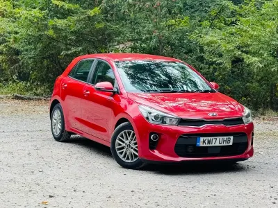 Used Kia Rio 2017 Red Hatchback