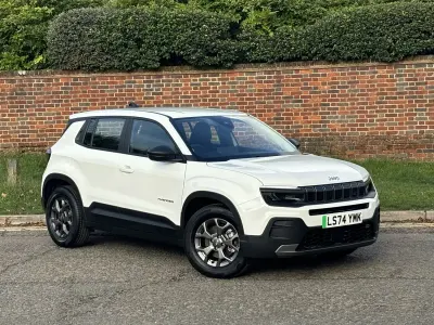 Begagnad Jeep Avenger Longitude 114 kW (156 HK) 2024 Vit SUV