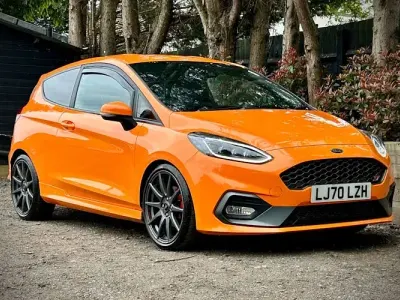 Usado Ford Fiesta Performance Edition 200 CV (147 kW) 2020 Naranja Utilitario