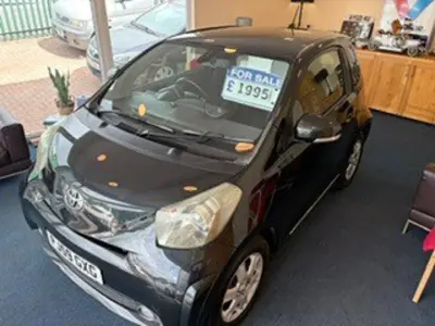Used Toyota iQ 68 HP (50 kW) 2009 Black Hatchback