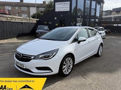 Second-hand Vauxhall Astra 2017 Alb Hatchback