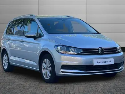 Usado VW Touran Family 150 HP (110 kW) 2022 Prateado Monovolume