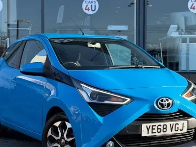 Used Toyota Aygo X-plore 71 HP (52 kW) 2018 Blue Hatchback